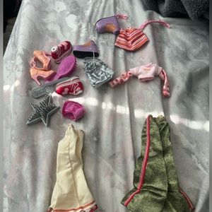 Bratz clothes bundle